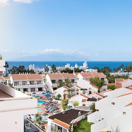 Cerca Playa San Eugenio * أذيخي